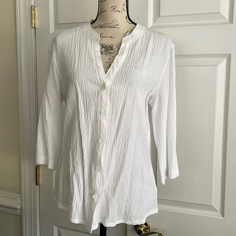 J bee buttons down shirt